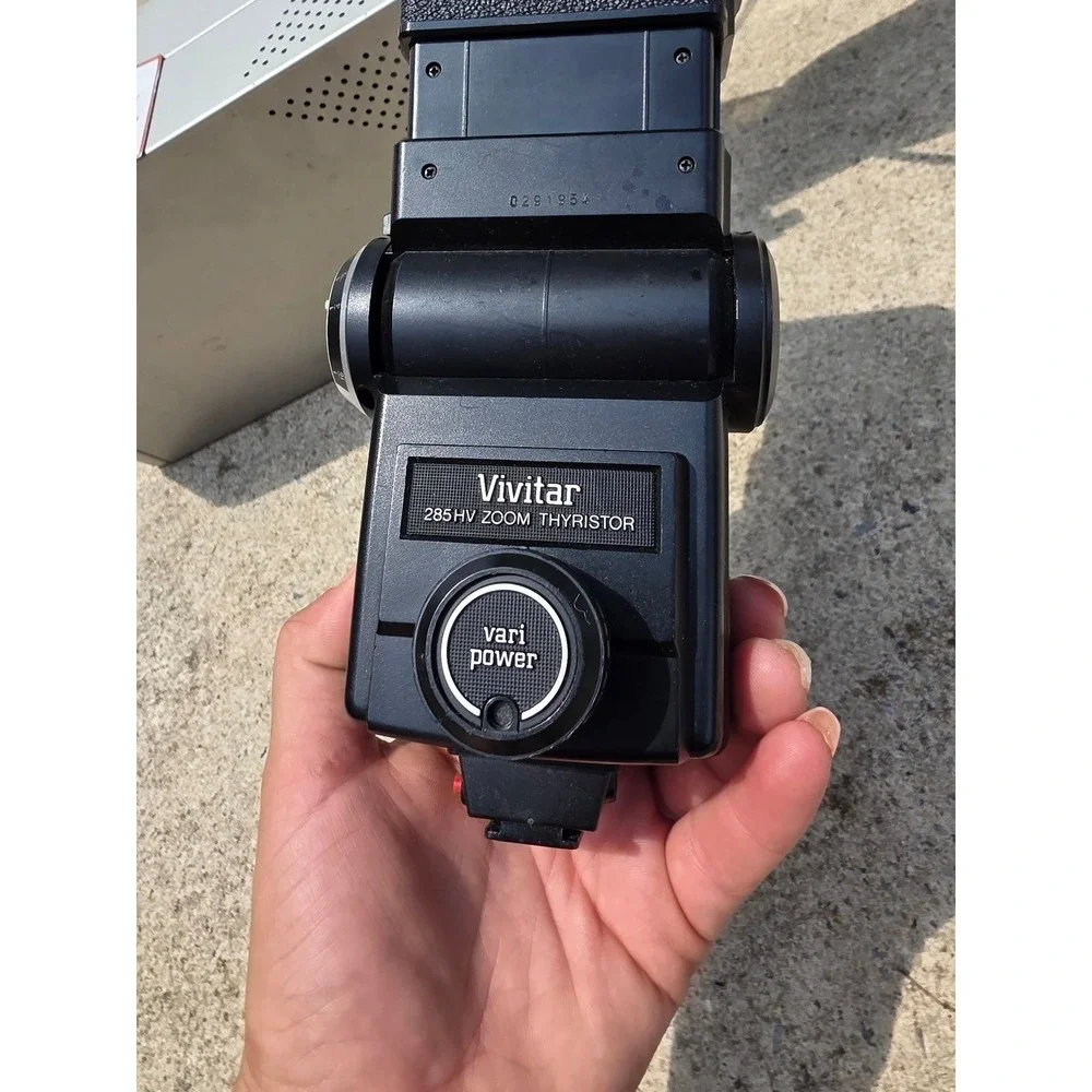 Vivitar 285HV Zoom Thyristor Professional Camera Flash Vari-Power Tilt Head